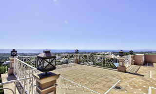 Majestuosa villa andaluza de lujo en venta, en una parcela grande, en un exclusivo resort de golf con impresionantes vistas al mar – Benahavis – Marbella 15014 