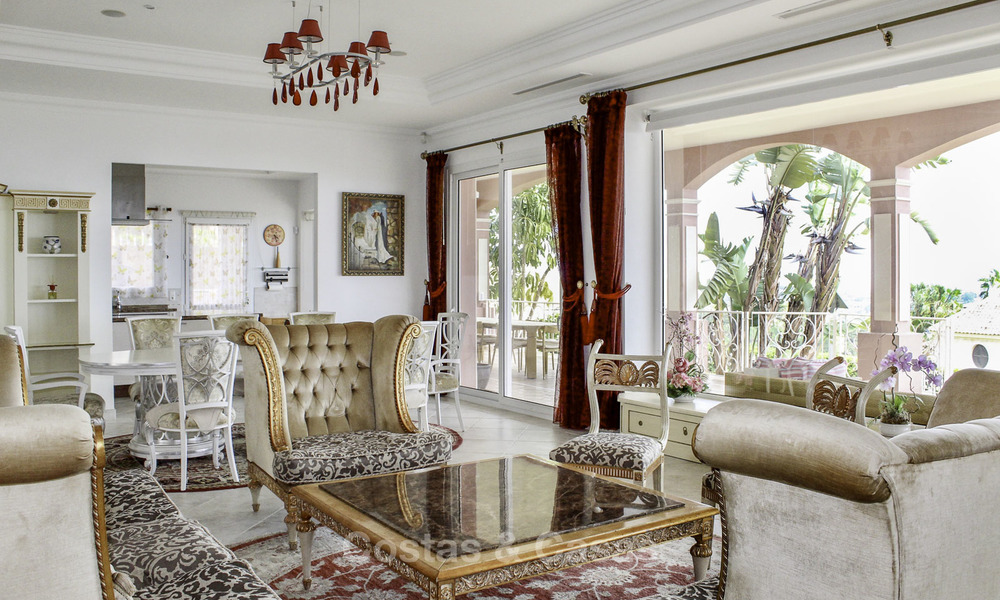 Majestuosa villa andaluza de lujo en venta, en una parcela grande, en un exclusivo resort de golf con impresionantes vistas al mar – Benahavis – Marbella 15020