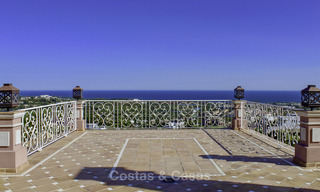 Majestuosa villa andaluza de lujo en venta, en una parcela grande, en un exclusivo resort de golf con impresionantes vistas al mar – Benahavis – Marbella 15049 
