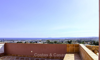 Majestuosa villa andaluza de lujo en venta, en una parcela grande, en un exclusivo resort de golf con impresionantes vistas al mar – Benahavis – Marbella 15050 