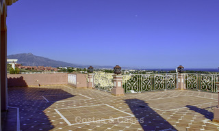 Majestuosa villa andaluza de lujo en venta, en una parcela grande, en un exclusivo resort de golf con impresionantes vistas al mar – Benahavis – Marbella 15051 
