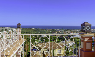 Majestuosa villa andaluza de lujo en venta, en una parcela grande, en un exclusivo resort de golf con impresionantes vistas al mar – Benahavis – Marbella 15052 