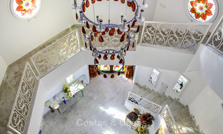Majestuosa villa andaluza de lujo en venta, en una parcela grande, en un exclusivo resort de golf con impresionantes vistas al mar – Benahavis – Marbella 15055 