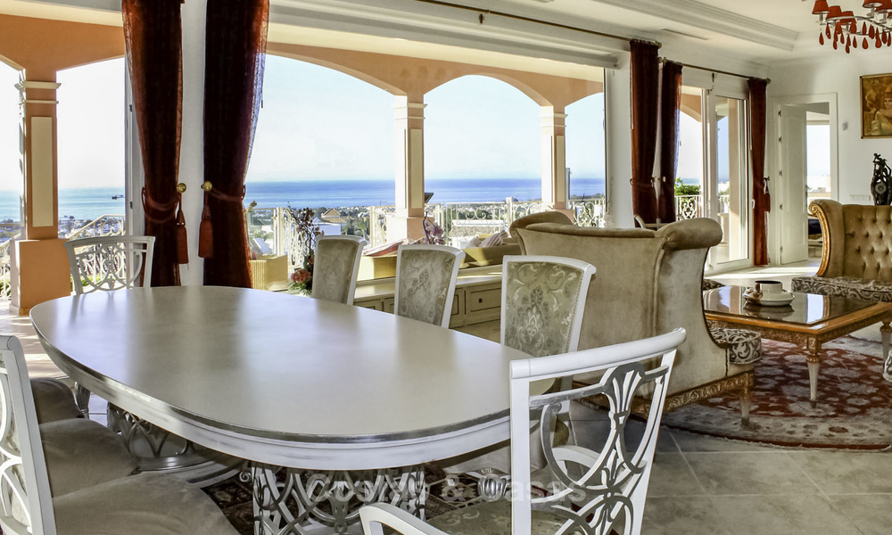 Majestuosa villa andaluza de lujo en venta, en una parcela grande, en un exclusivo resort de golf con impresionantes vistas al mar – Benahavis – Marbella 15062