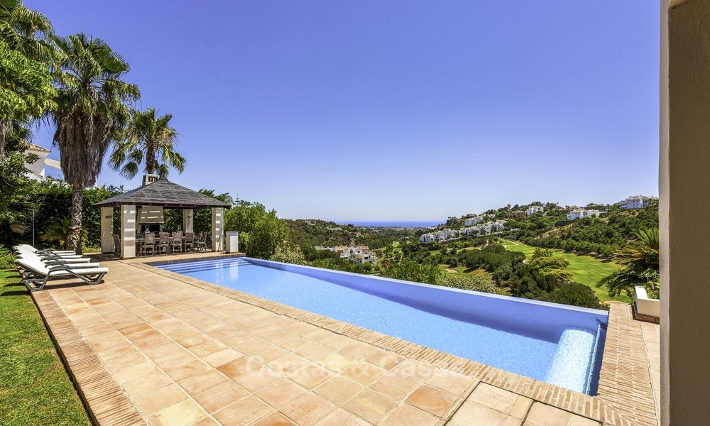 Se vende villa moderna de estilo mediterráneo, en primera línea de golf, Benahavis - Marbella 15411