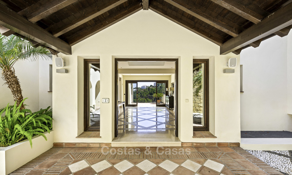 Se vende villa moderna de estilo mediterráneo, en primera línea de golf, Benahavis - Marbella 15421