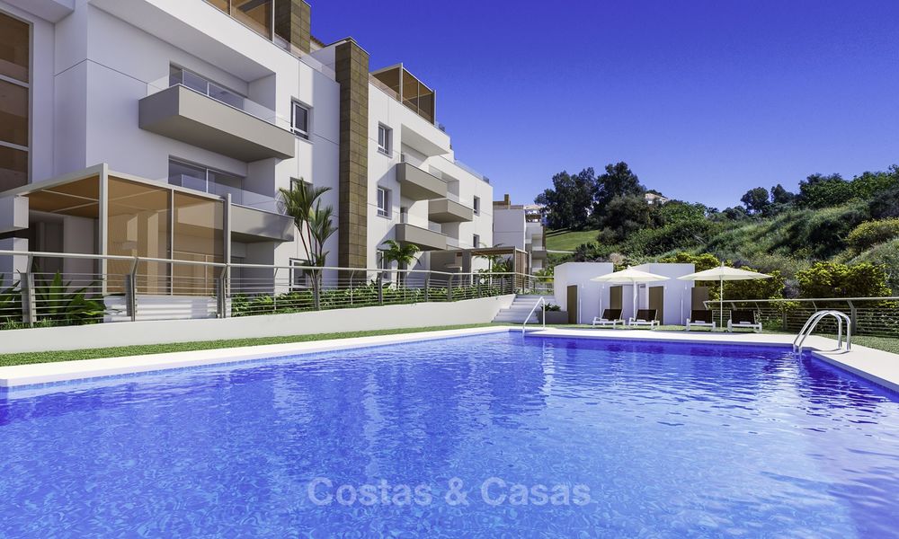 Modernos apartamentos y áticos de lujo en venta en un prestigioso resort de golf en Mijas - Costa del Sol 16650
