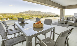 Modernos apartamentos y áticos de lujo en venta en un prestigioso resort de golf en Mijas - Costa del Sol 16664 