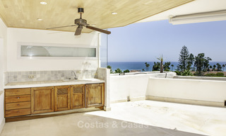 Ático con piscina privada y vistas panorámicas al mar, el golf y la montaña en un complejo frente al mar en venta en Guadalmina Baja - Marbella 16025 