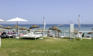 Ático con piscina privada y vistas panorámicas al mar, el golf y la montaña en un complejo frente al mar en venta en Guadalmina Baja - Marbella 16031 