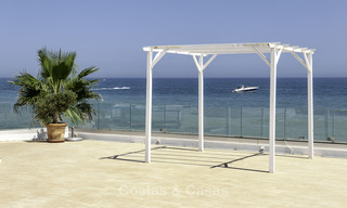 Ático con piscina privada y vistas panorámicas al mar, el golf y la montaña en un complejo frente al mar en venta en Guadalmina Baja - Marbella 16033 