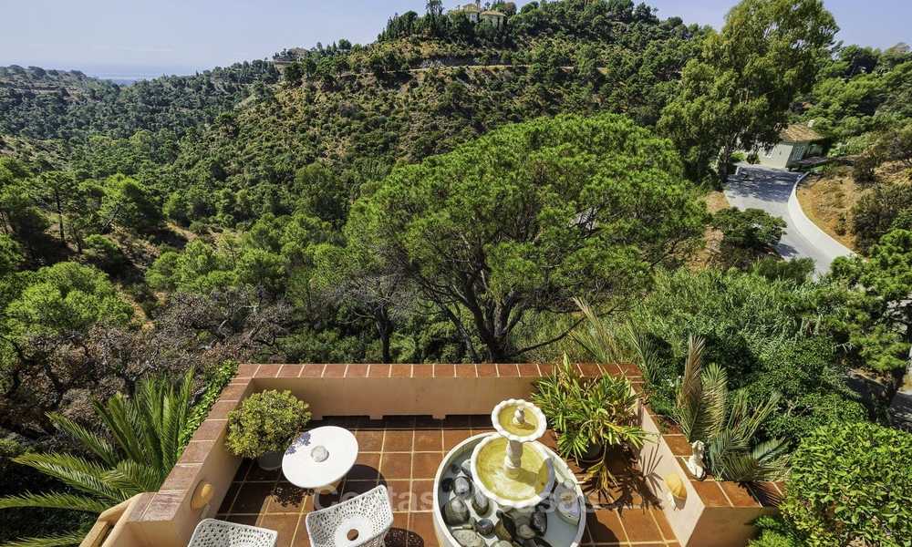 Encantadora villa de estilo rústico y casa de invitados con vistas al mar en venta en El Madroñal - Marbella 16040