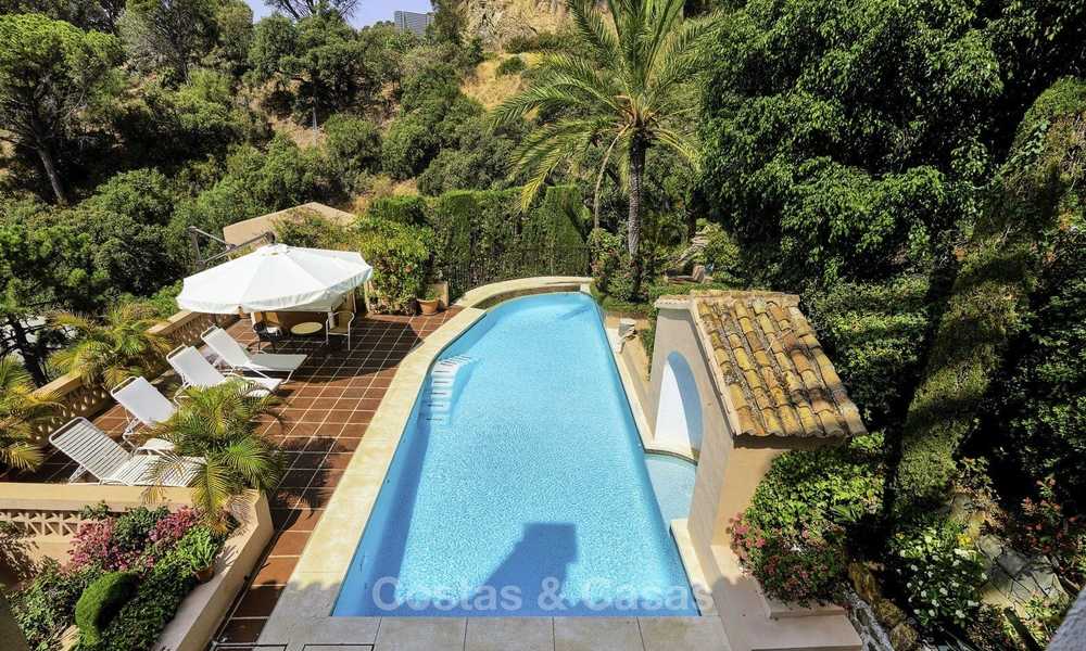 Encantadora villa de estilo rústico y casa de invitados con vistas al mar en venta en El Madroñal - Marbella 16042