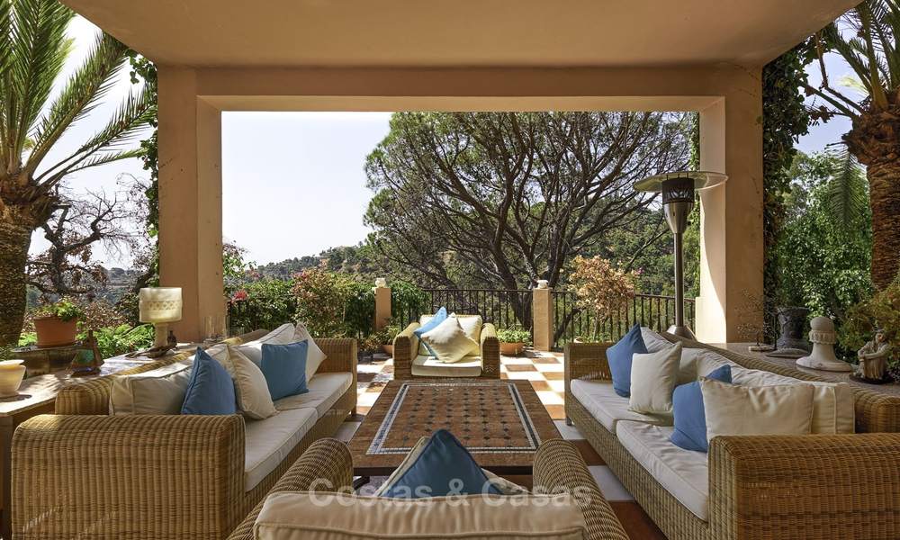 Encantadora villa de estilo rústico y casa de invitados con vistas al mar en venta en El Madroñal - Marbella 16056