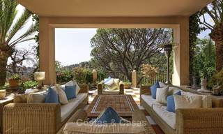 Encantadora villa de estilo rústico y casa de invitados con vistas al mar en venta en El Madroñal - Marbella 16056 
