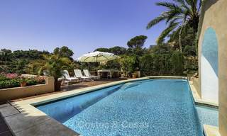 Encantadora villa de estilo rústico y casa de invitados con vistas al mar en venta en El Madroñal - Marbella 16062 