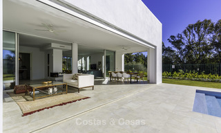 Lujosa villa moderna y nueva en venta, a poca distancia de la playa, Estepona Este 16604 