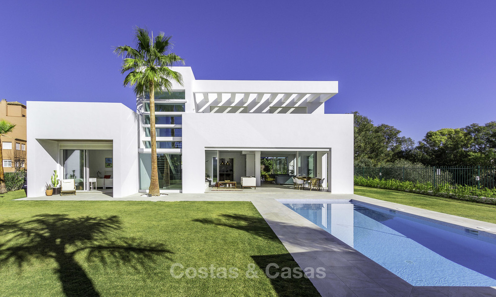Lujosa villa moderna y nueva en venta, a poca distancia de la playa, Estepona Este 16630