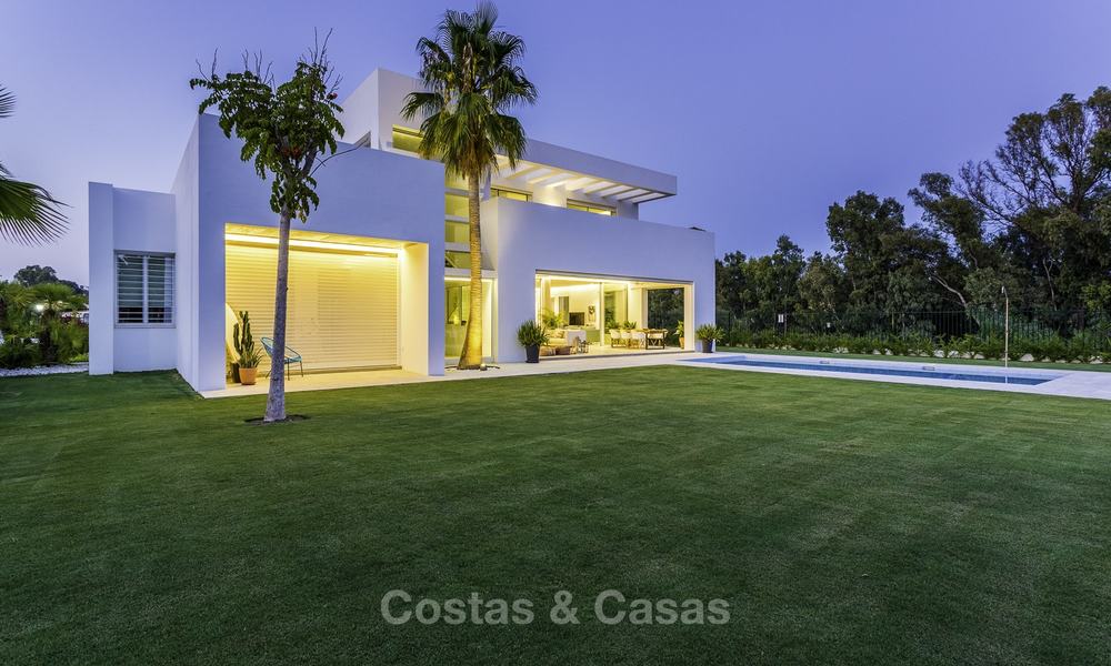 Lujosa villa moderna y nueva en venta, a poca distancia de la playa, Estepona Este 16643