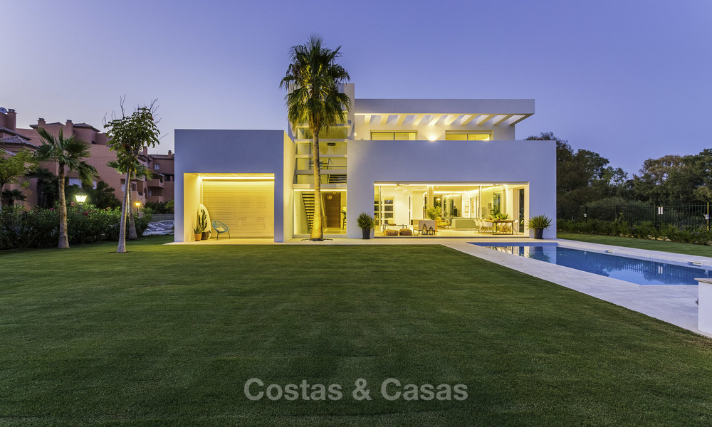 Lujosa villa moderna y nueva en venta, a poca distancia de la playa, Estepona Este 16645