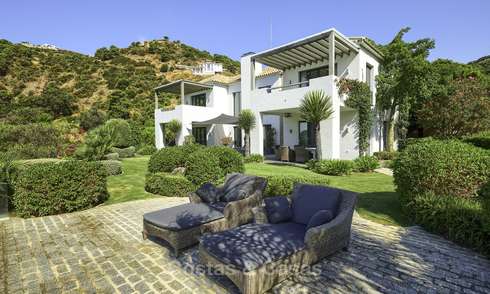 Impresionante villa de lujo contemporáneo en venta, con vistas al mar y a la montaña en Benahavis, Marbella 15866
