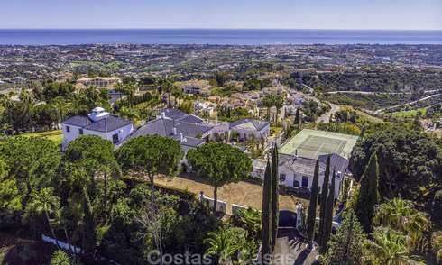 Impresionante villa tradicional andaluza con impresionantes vistas al mar en venta en El Madroñal - Marbella 15989