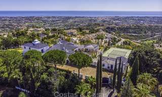 Impresionante villa tradicional andaluza con impresionantes vistas al mar en venta en El Madroñal - Marbella 15989 