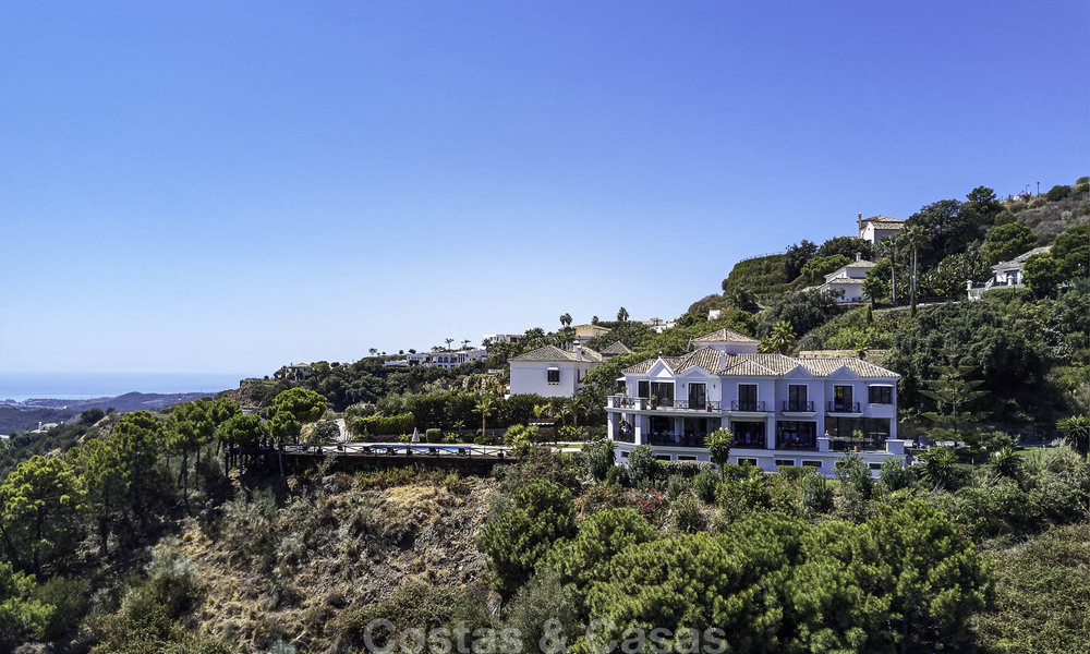 Villa de lujo con encanto rústica-moderna en venta, con fantásticas vistas, en una preciosa finca en Benahavis - Marbella 16091