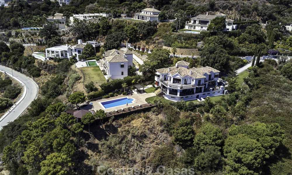 Villa de lujo con encanto rústica-moderna en venta, con fantásticas vistas, en una preciosa finca en Benahavis - Marbella 16093