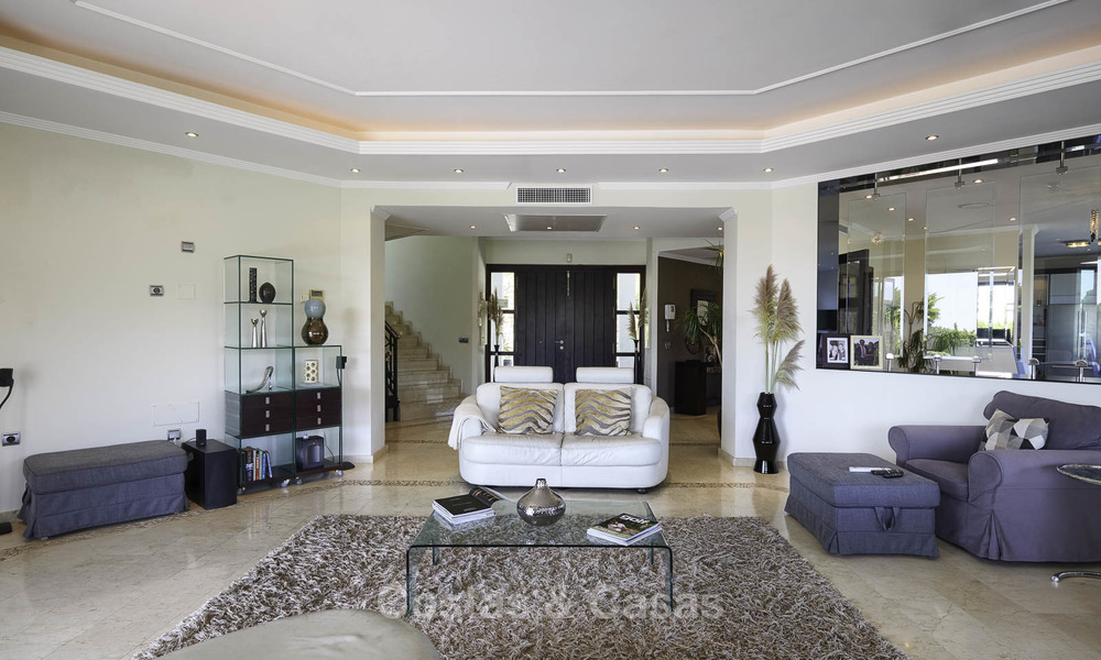 Villa de lujo con encanto rústica-moderna en venta, con fantásticas vistas, en una preciosa finca en Benahavis - Marbella 16128