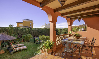 Villa de estilo andaluz tranquila, con casa de huéspedes independiente, en venta en el centro de Marbella 16254 