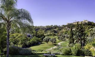 Acogedora y moderna villa rústica en un fantástico campo de golf en venta en Benahavis, Marbella 16295 