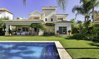 Acogedora y moderna villa rústica en un fantástico campo de golf en venta en Benahavis, Marbella 16306 