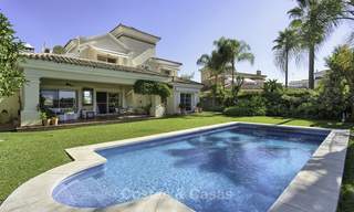 Acogedora y moderna villa rústica en un fantástico campo de golf en venta en Benahavis, Marbella 16307 