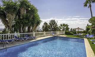 Amplio adosado en primera línea de golf en venta con magníficas vistas al mar, Benahavis, Marbella 16339 