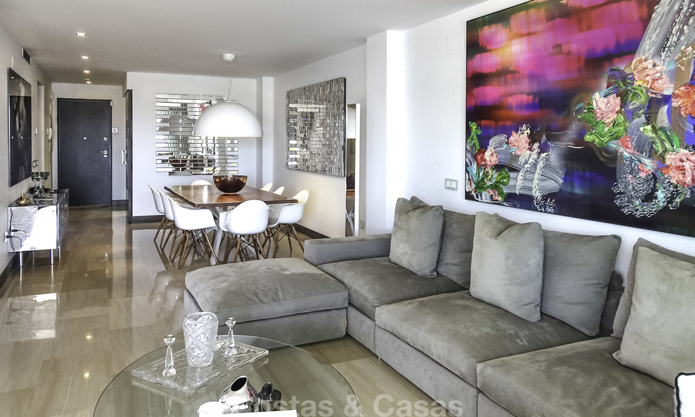 Atractivo apartamento moderno con vistas al mar a la venta, en un complejo cerrado de calidad, Benahavis, Marbella 16466