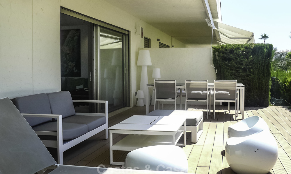 Atractivo apartamento moderno con vistas al mar a la venta, en un complejo cerrado de calidad, Benahavis, Marbella 16480