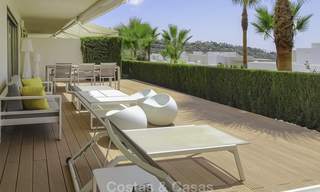 Atractivo apartamento moderno con vistas al mar a la venta, en un complejo cerrado de calidad, Benahavis, Marbella 16486 
