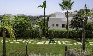Atractivo apartamento moderno con vistas al mar a la venta, en un complejo cerrado de calidad, Benahavis, Marbella 16489 