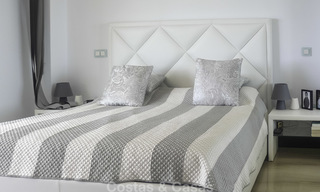 Atractivo apartamento moderno con vistas al mar a la venta, en un complejo cerrado de calidad, Benahavis, Marbella 16524 