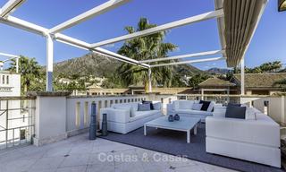 Se vende lujosa casa de esquina con impresionantes vistas al mar y a la montaña, en Sierra Blanca, en la Milla de Oro, Marbella 16500 