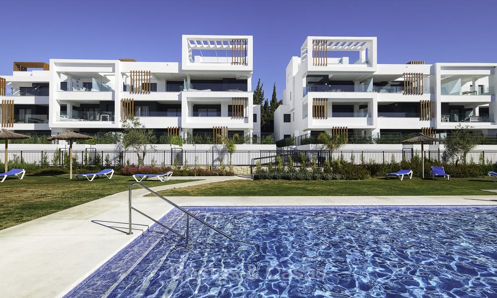 Apartamento a estrenar, con jardín y vistas al mar en venta, a poca distancia de la playa - Este de Estepona 16965