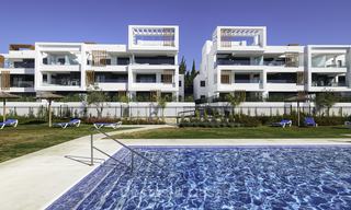 Apartamento a estrenar, con jardín y vistas al mar en venta, a poca distancia de la playa - Este de Estepona 16965 