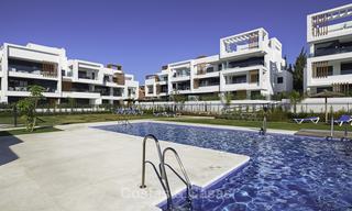 Apartamento a estrenar, con jardín y vistas al mar en venta, a poca distancia de la playa - Este de Estepona 16966 