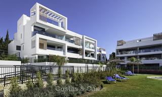 Apartamento a estrenar, con jardín y vistas al mar en venta, a poca distancia de la playa - Este de Estepona 16968 
