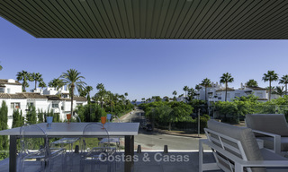 Apartamento moderno en venta cerca de la playa con vistas al mar, entre Marbella y Estepona 16912 