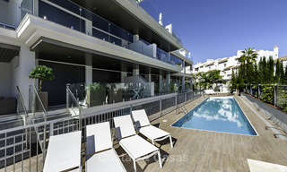 Apartamento moderno en venta cerca de la playa con vistas al mar, entre Marbella y Estepona 16922 