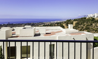 Moderno apartamento de 3 dormitorios con vistas al mar Mediterráneo, Marbella y la costa del Estrecho de Gibraltar y África 16970 