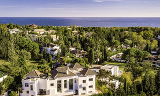 Excepcional villa mediterránea contemporánea en venta cerca de la playa en la exclusiva Milla de Oro, Marbella 17039 