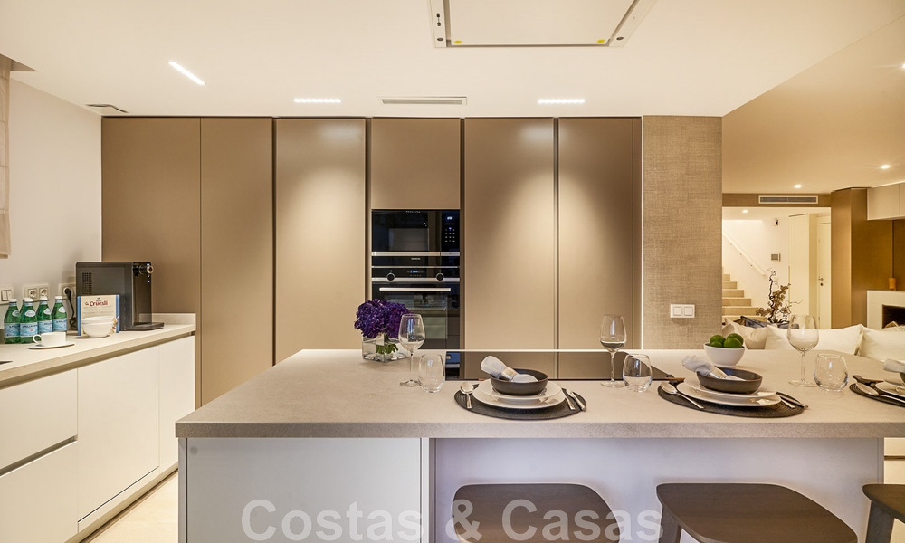 Nuevos apartamentos y áticos de lujo modernos en venta en la Milla de Oro en Marbella 45631